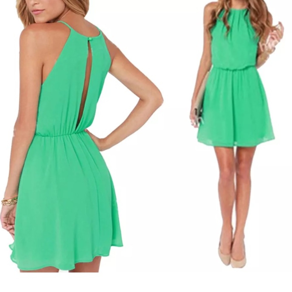 ❣️ Sale was $30 down sizing ❣️ Green summer dress